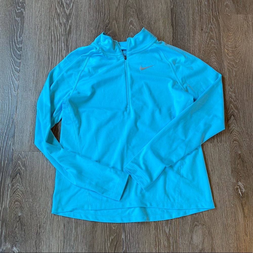 Women’s Nike running long sleeve active top. M.